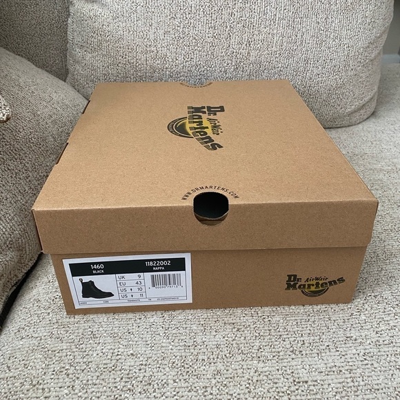 NWT DR. MARTENS 1460 BLACK NAPPA WOMENS 11/ MENS 10 - Picture 2 of 9